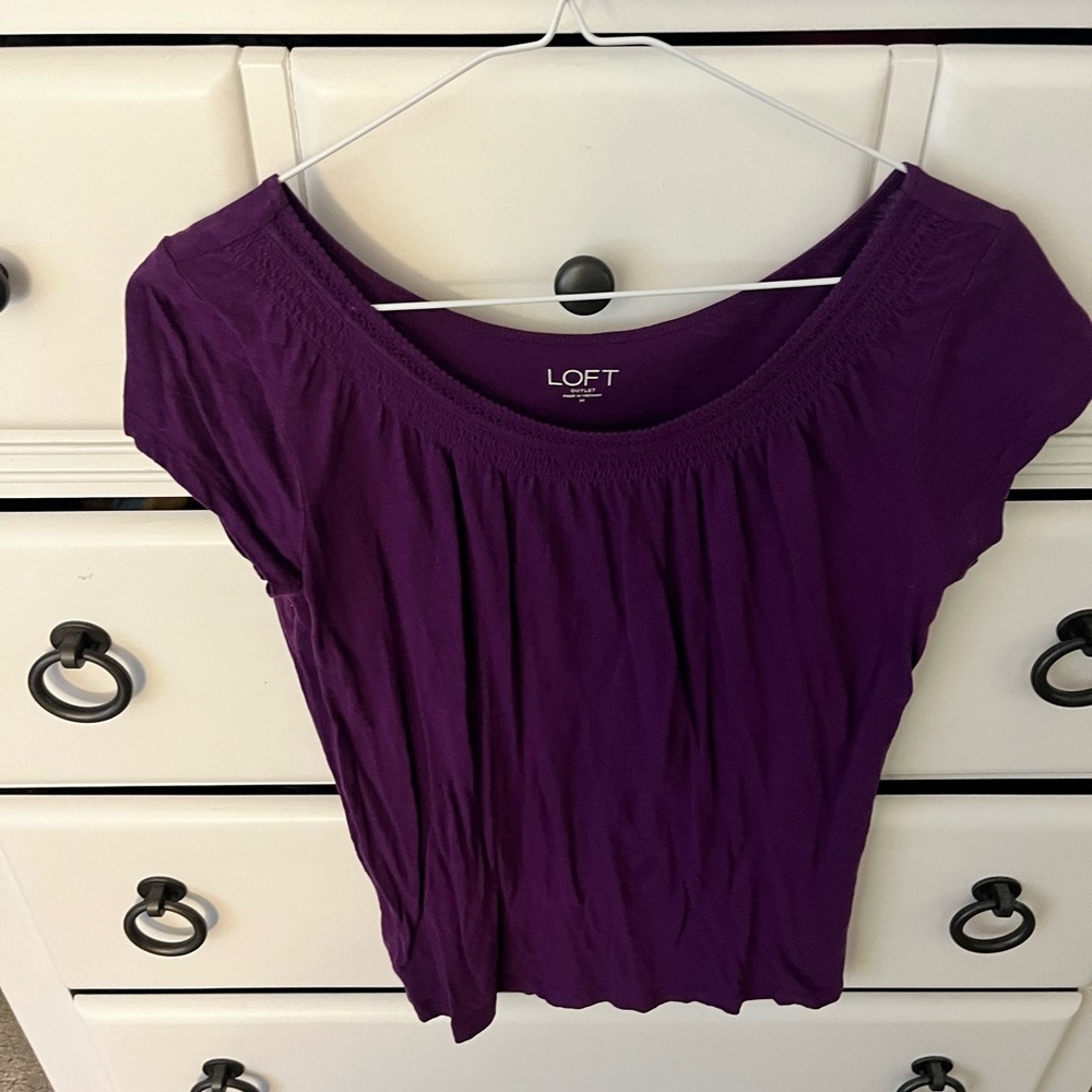 Size medium purple short sleeve top!